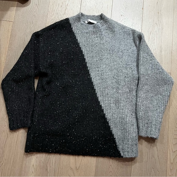 ZARA Colorblock Sweater - Picture 2 of 5